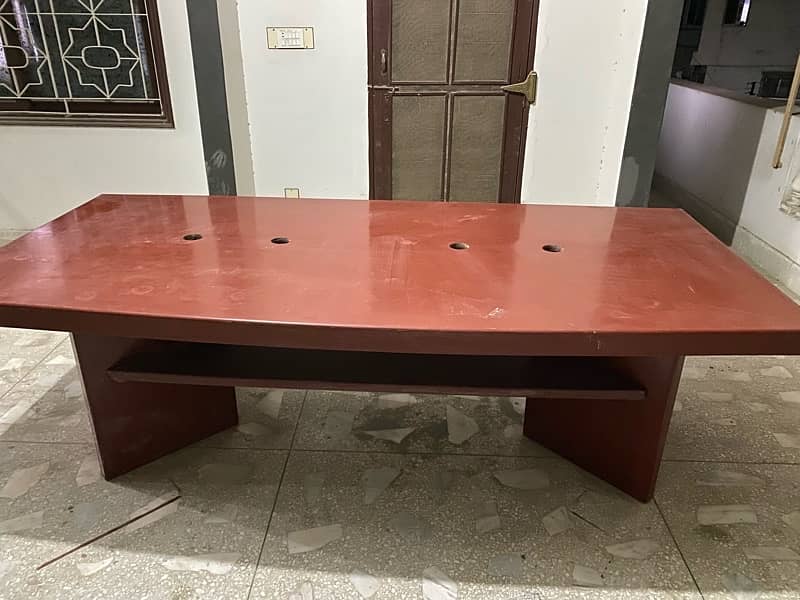 8 seater office table (almost new condition) 0