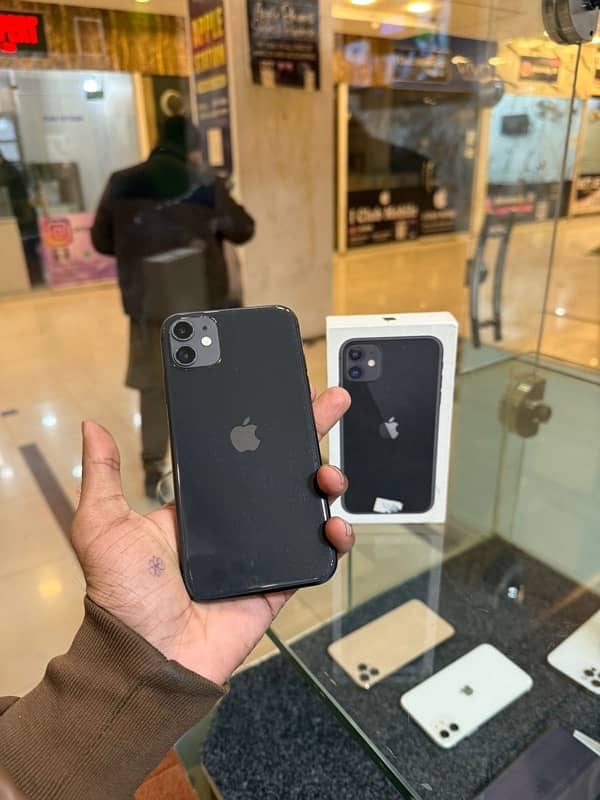 iphone 11 with box 0