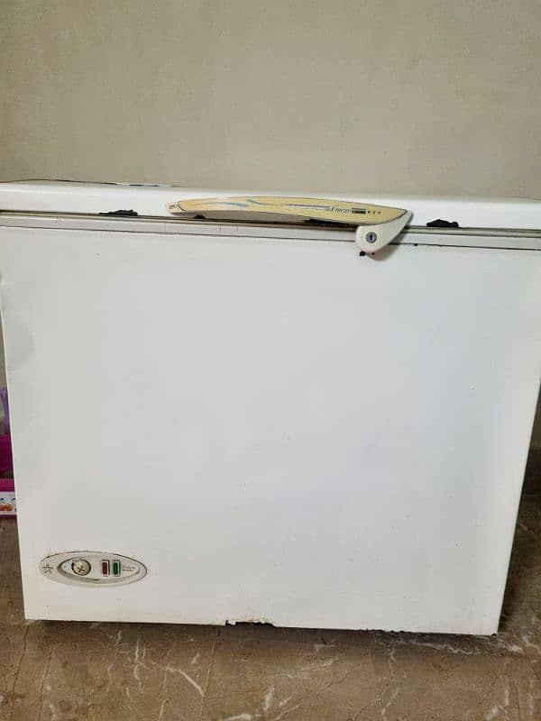 Waves Deluxe Model Deep Freezer in very good condition 1