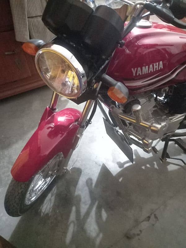 Yamaha YB125 Z in excellent condition 3