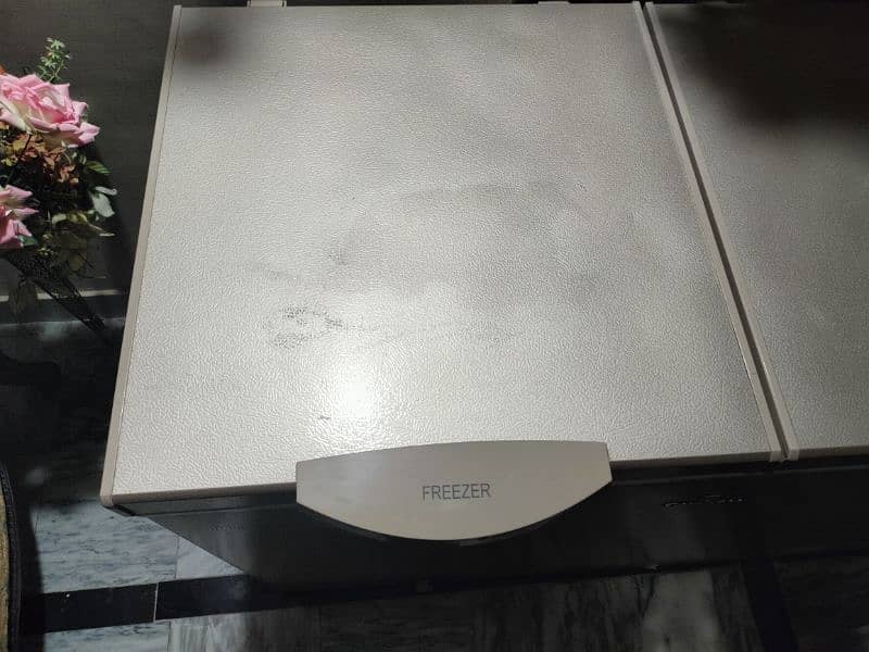 sale:deep frizer minor used full okay 7