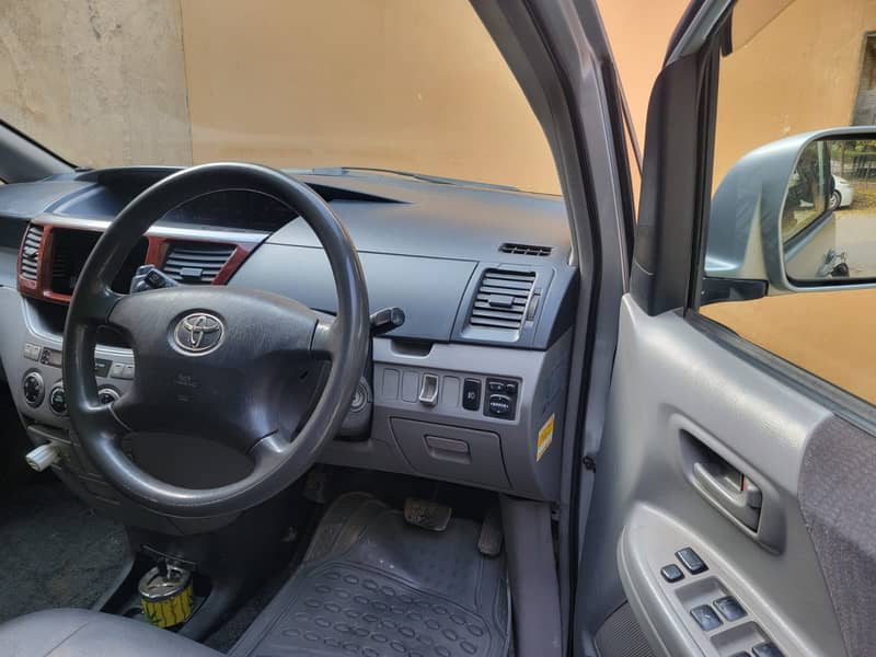 Toyota Noah 2002 9