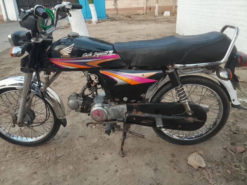 Motor Bike CD70  for sale good condition 3