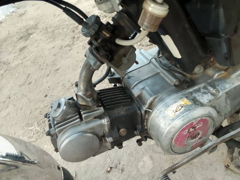 Motor Bike CD70  for sale good condition 4