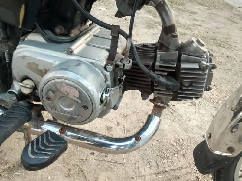 Motor Bike CD70  for sale good condition 5