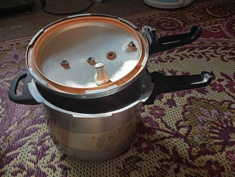 Pressure cooker 9L /0333-2030375 0