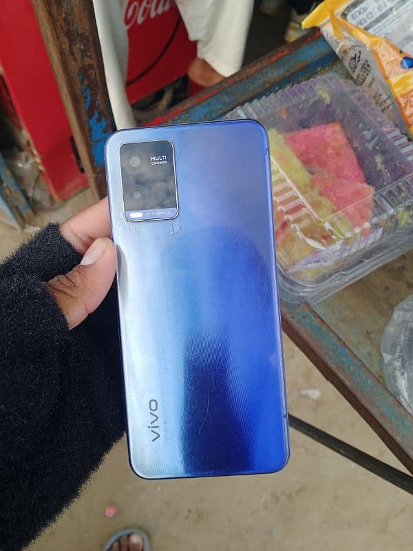 vivo y21 4.64 dabba charger original hai sath mein 4