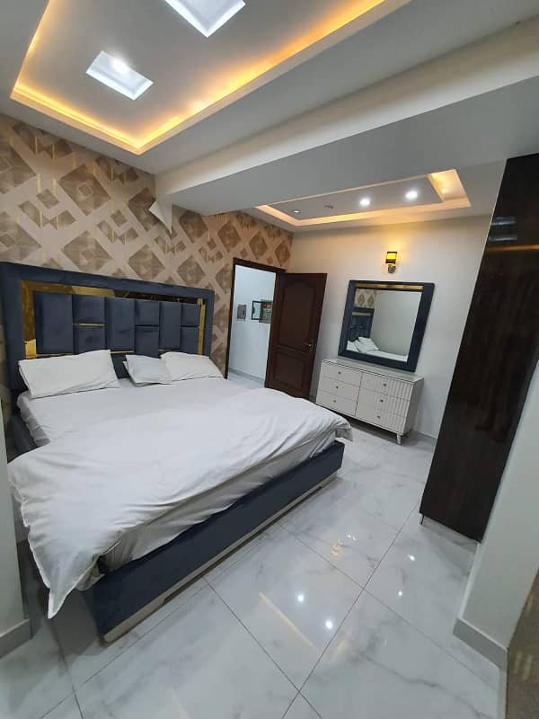 Furnish luxury Aparment per day weekly available for rent behria town lahore 0