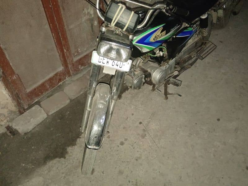 united CD 70 bike black colour lahore number good condition 2