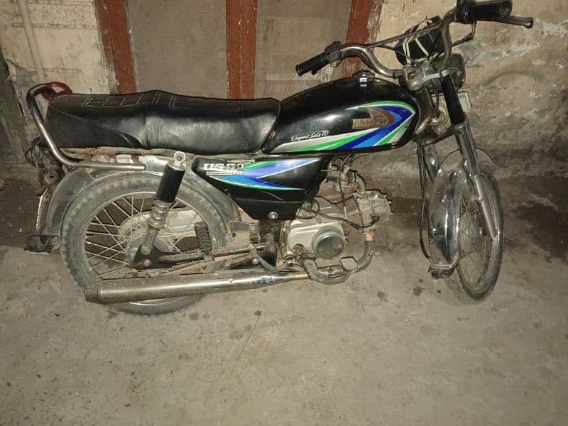 united CD 70 bike black colour lahore number good condition 7