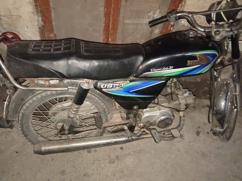 united CD 70 bike black colour lahore number good condition 13