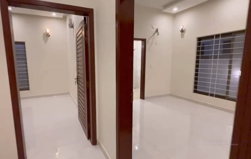 Ready to move 272sq yd 4 & 5 Bedroom DDL Luxury Villa FOR SALE. Only 4km from Main Entrance of BTK. Near GRAND MOSQUE, A-Plus Quality Construction. 13