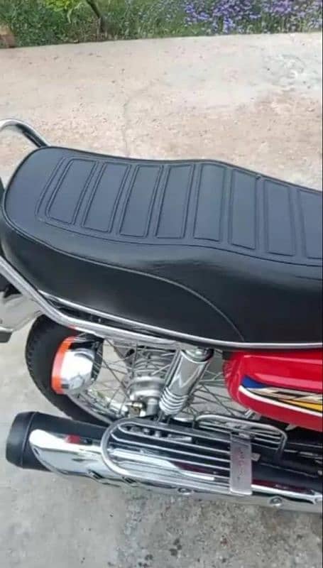 Honda 125 CG urgent for sale connected WhatsApp/03257453129/ 1