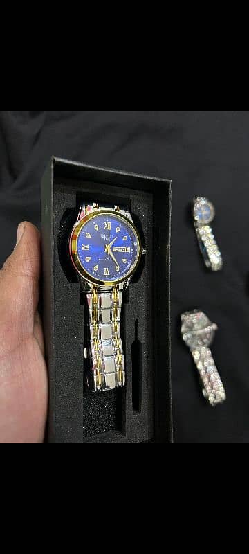 hole sale rate watches available onjy 4 piece Great and lovely looks 1