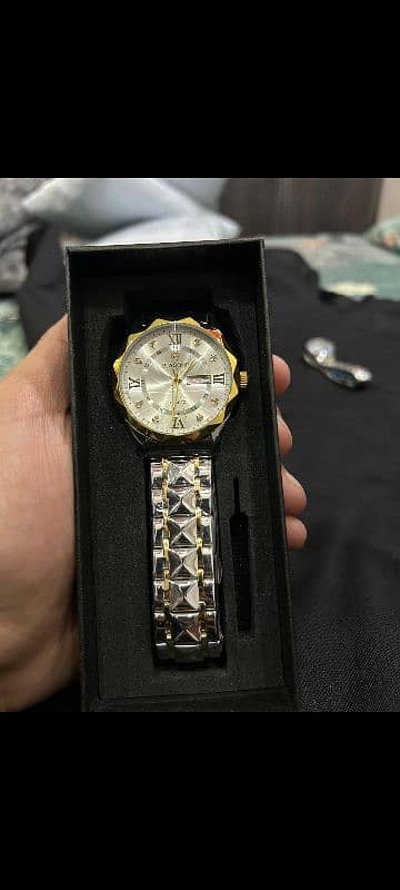 hole sale rate watches available onjy 4 piece Great and lovely looks 3