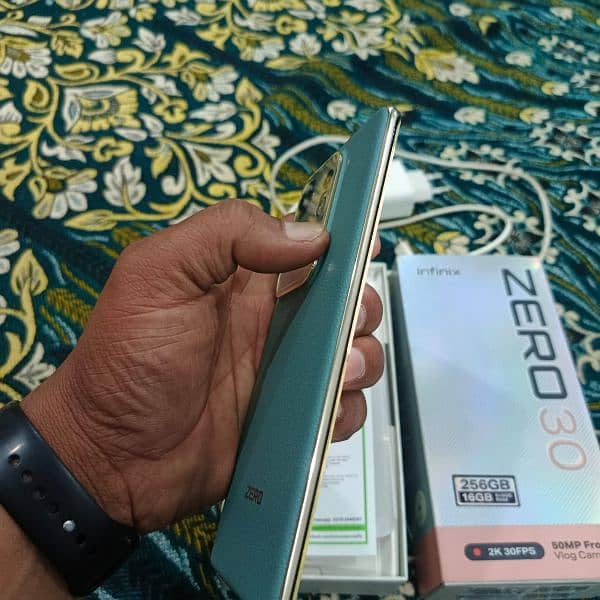 infinix Zero 30 condition 10 by 10 All accessories Total Genioune 3