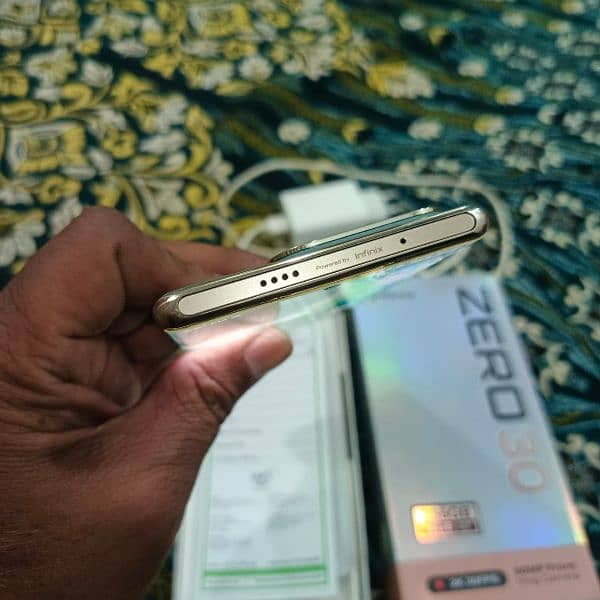 infinix Zero 30 condition 10 by 10 All accessories Total Genioune 4