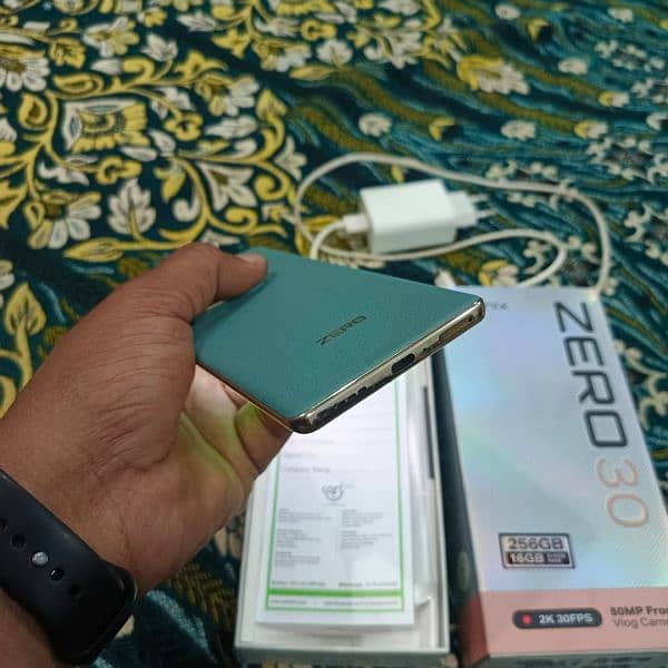 infinix Zero 30 condition 10 by 10 All accessories Total Genioune 6