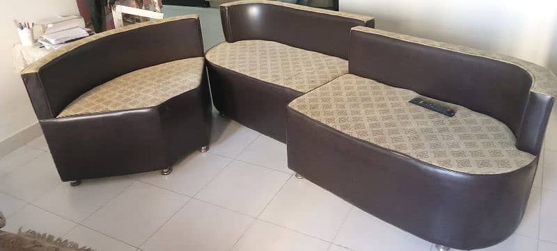 almost new sofa set bahria apartments 1