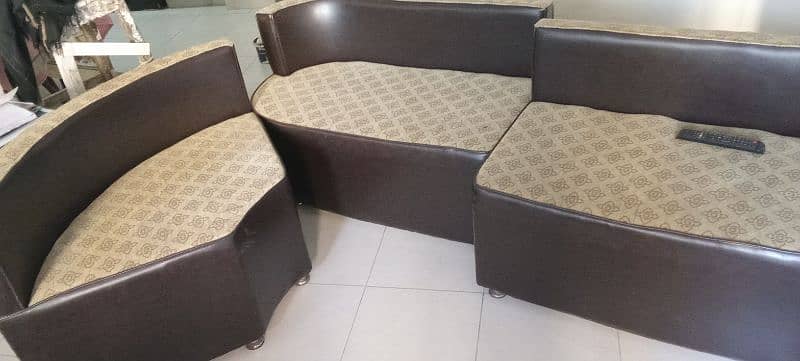 almost new sofa set bahria apartments 3