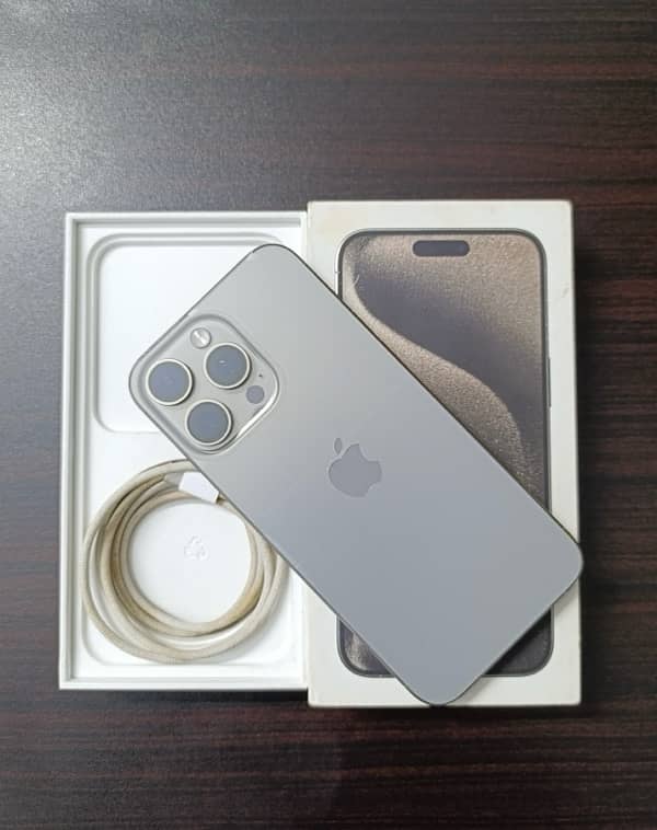 iPhone 15 Pro Max FU 256 GB with original box and original cable 0