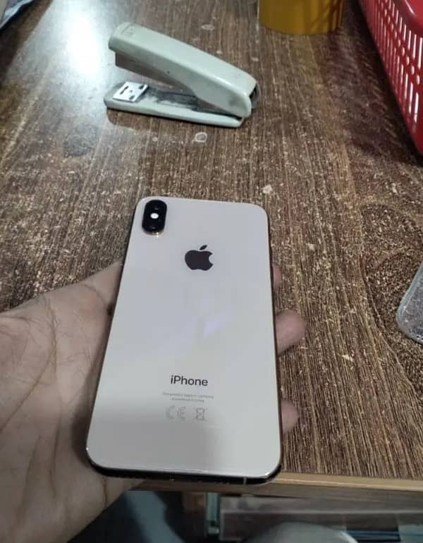 iPhone xs sim working with box 0