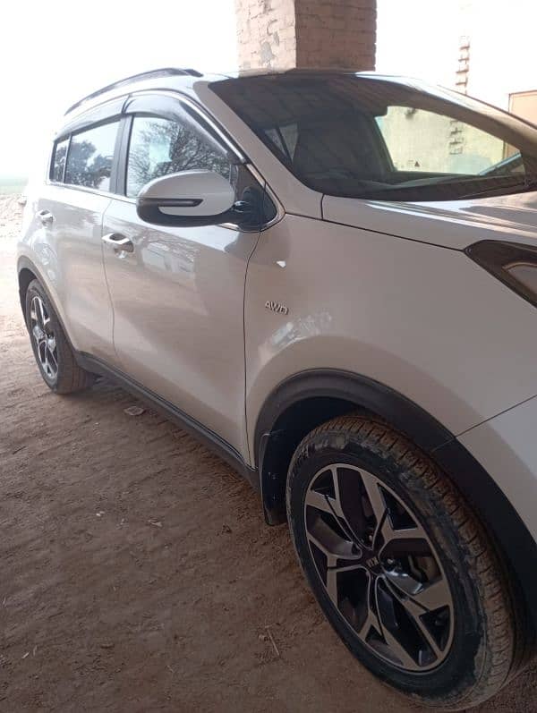 KIA Sportage 2021/ 0.3. 0.0. 4.4. 4.6. 0.5. 9 2