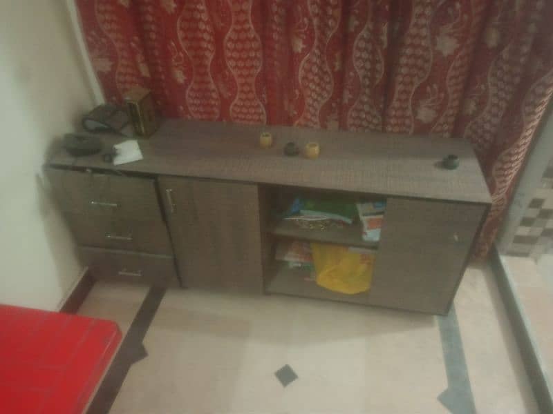 OFFICE TABLE URGENT SALE 3