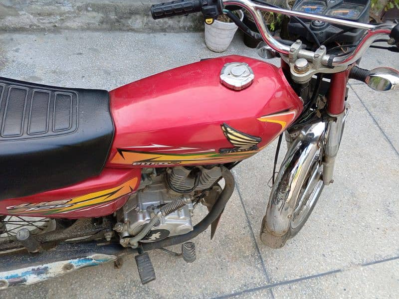 united cg 125cc us euro-2 bike red colour lahore number good condition 5