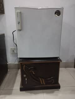 Mini room fridge