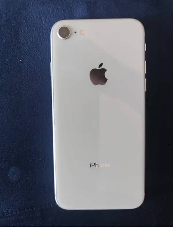 iPhone 8 Immaculate Condtion 3