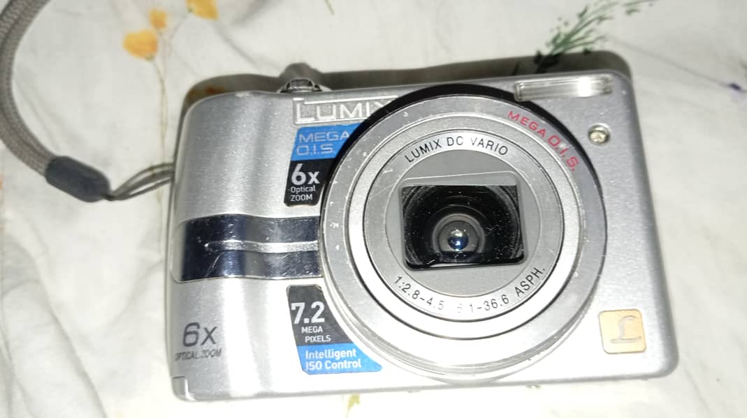 PANASONIC LUMIX DMC-LZ7 CAMERA 1