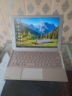 TOSHIBA DYNA 2in1 Slimist Laptop 10/10