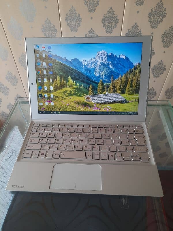 TOSHIBA DYNA 2in1 Slimist Laptop 10/10 0