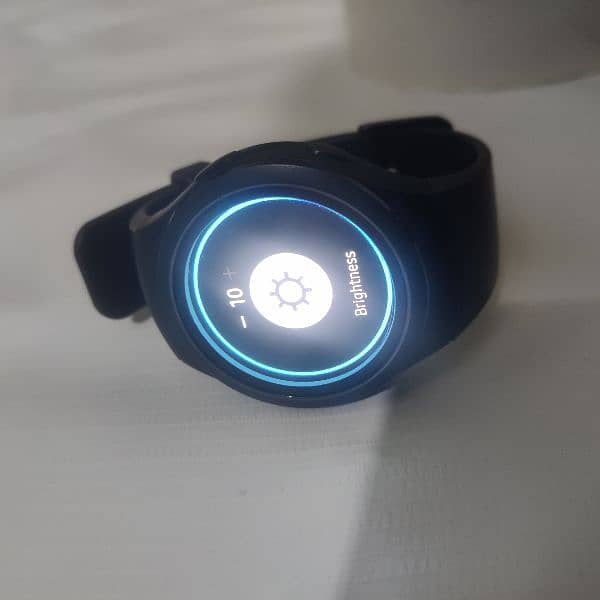 Samsung Gear S2 Smart Watch 6