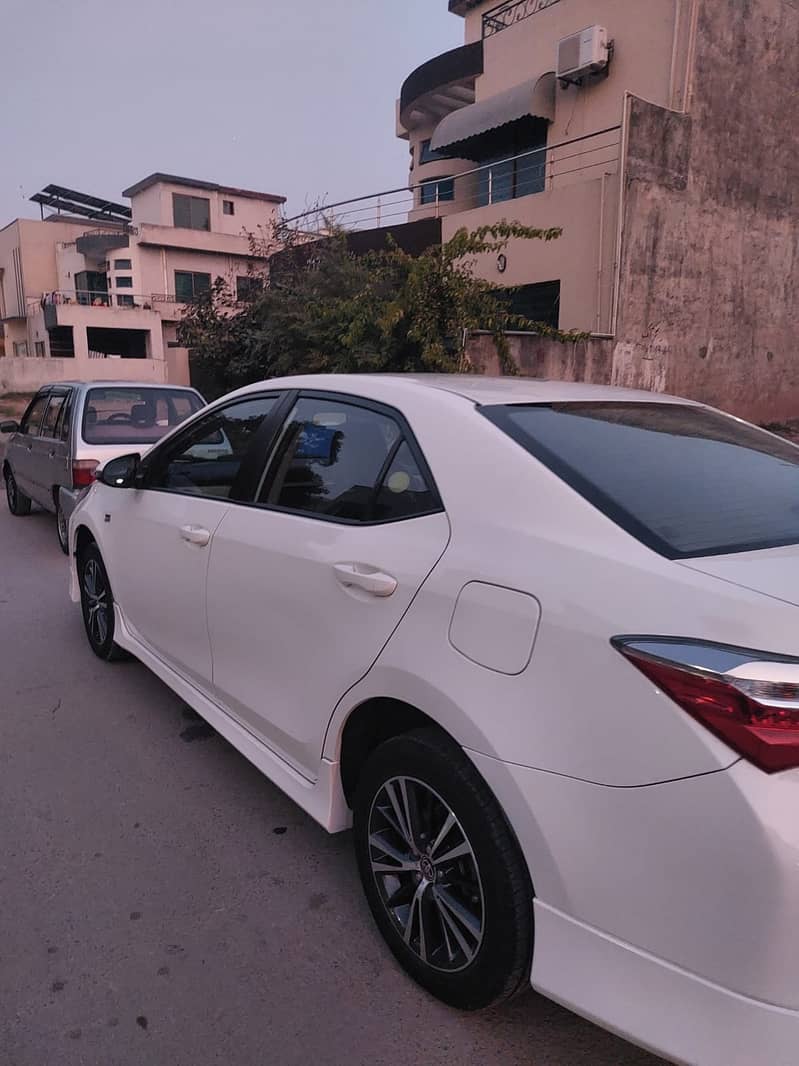 Toyota Corolla Altis 2022 4