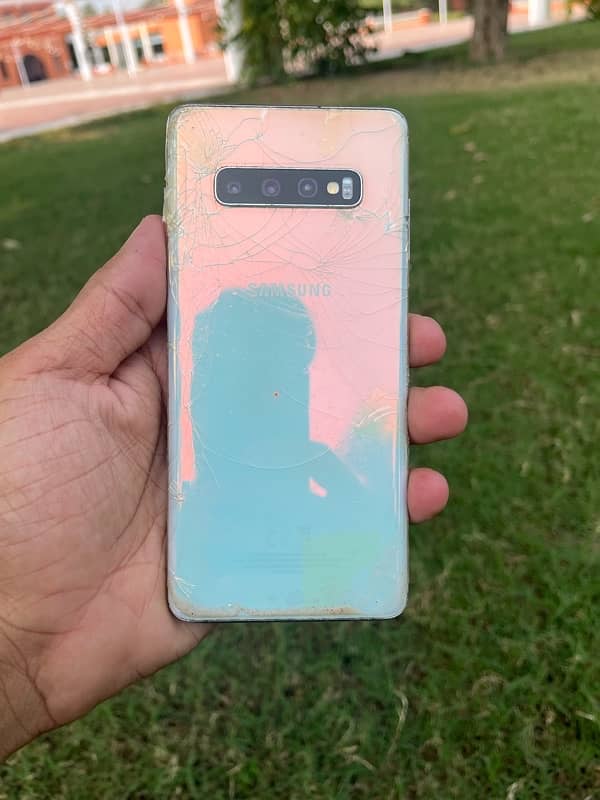 Samsung s10plus 8-128 available for sell 4