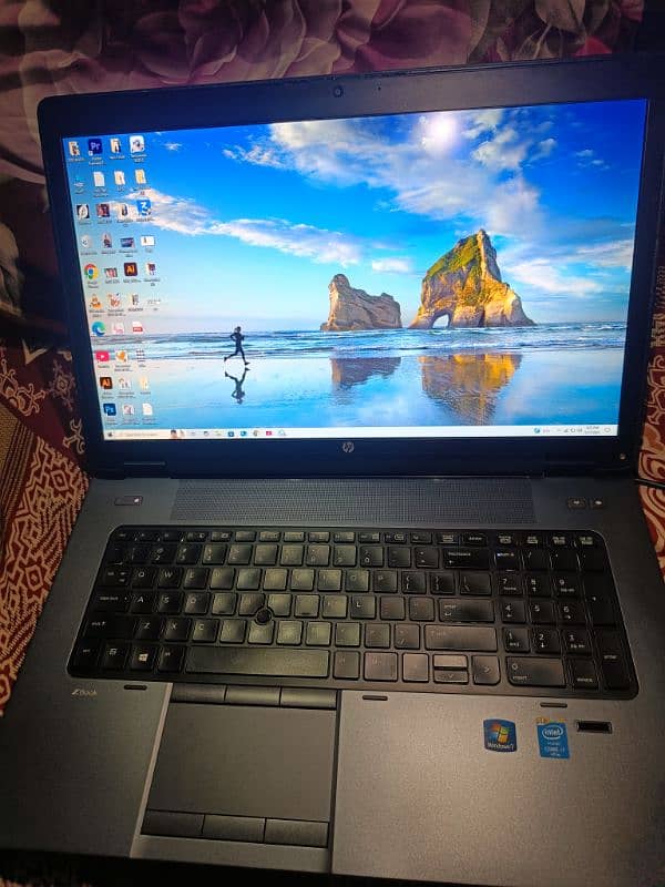 HP ZBook G2 17" - Core i7 4th gen, 16GB RAM, 256GB SSD, 4GB Nvidia GPU 3