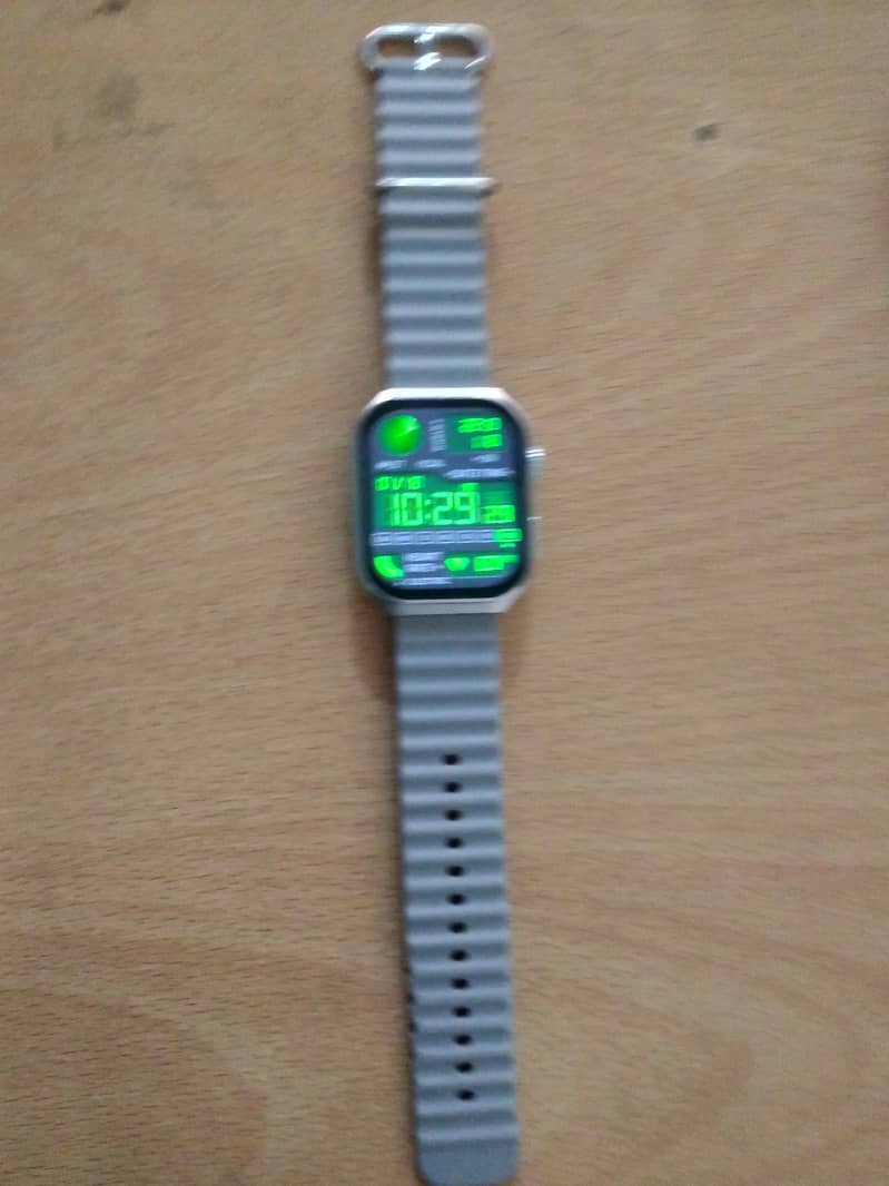 3 month old watch working in good condition 0