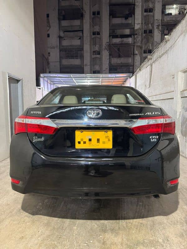 Toyota Corolla Altis Grande 1.8 2015 12