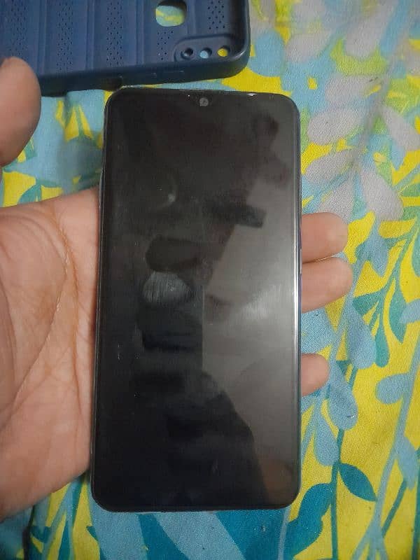 vivo y91 good condiction totel ganiun hai only glass tota tha wo chang 7