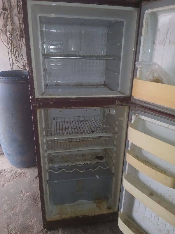 for sale Orient fridge 4