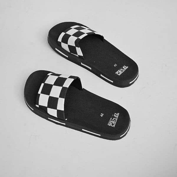 Black Camel Checkered Slippers 0