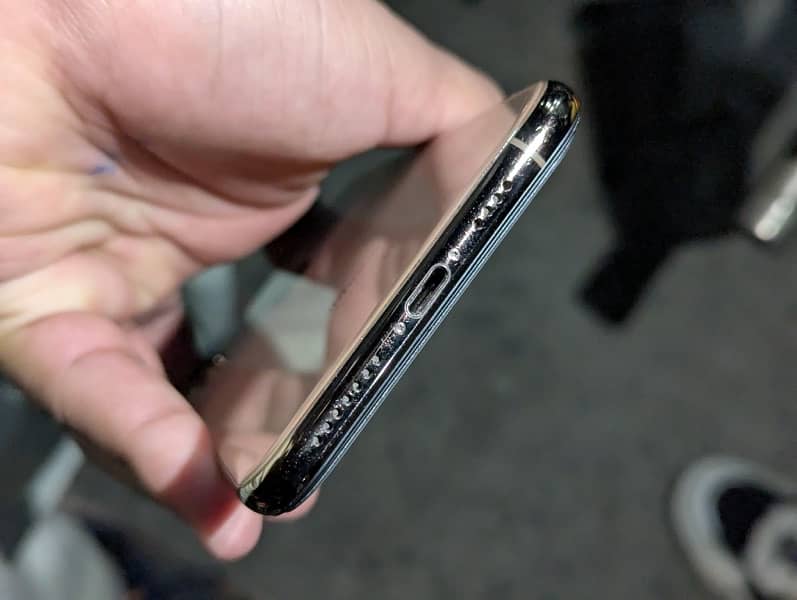 iPhone xs max pta approved 1