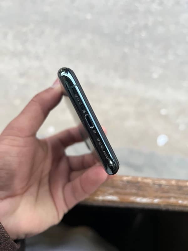 iphone 11 pro 512 gb non PTA 11