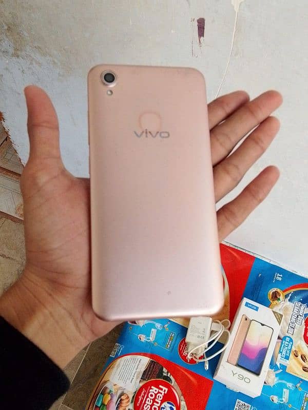 Vivo y90 for sale memory 2 /32 GB Saman full complete 5