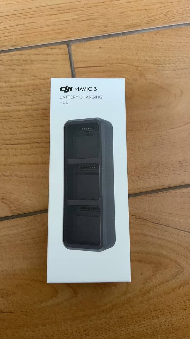 DJI Mavic 3 Series 100W Charging Hub 0