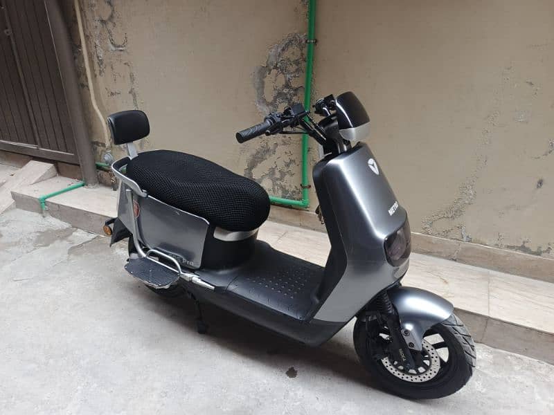 Scooter Metro E8S Pro 0