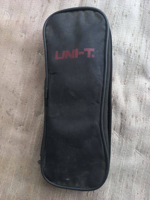 UNI T UT 204+ Clamp meter 0