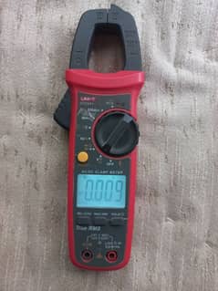 UNI T UT 204+ Clamp meter